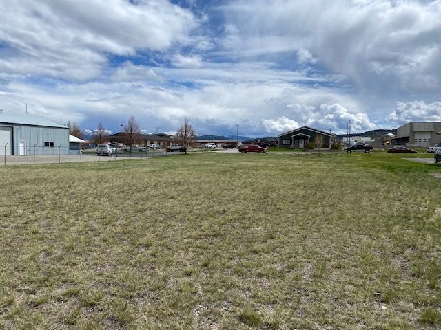 Commercial Land: E Lyndale Ave, Helena, MT, 59601